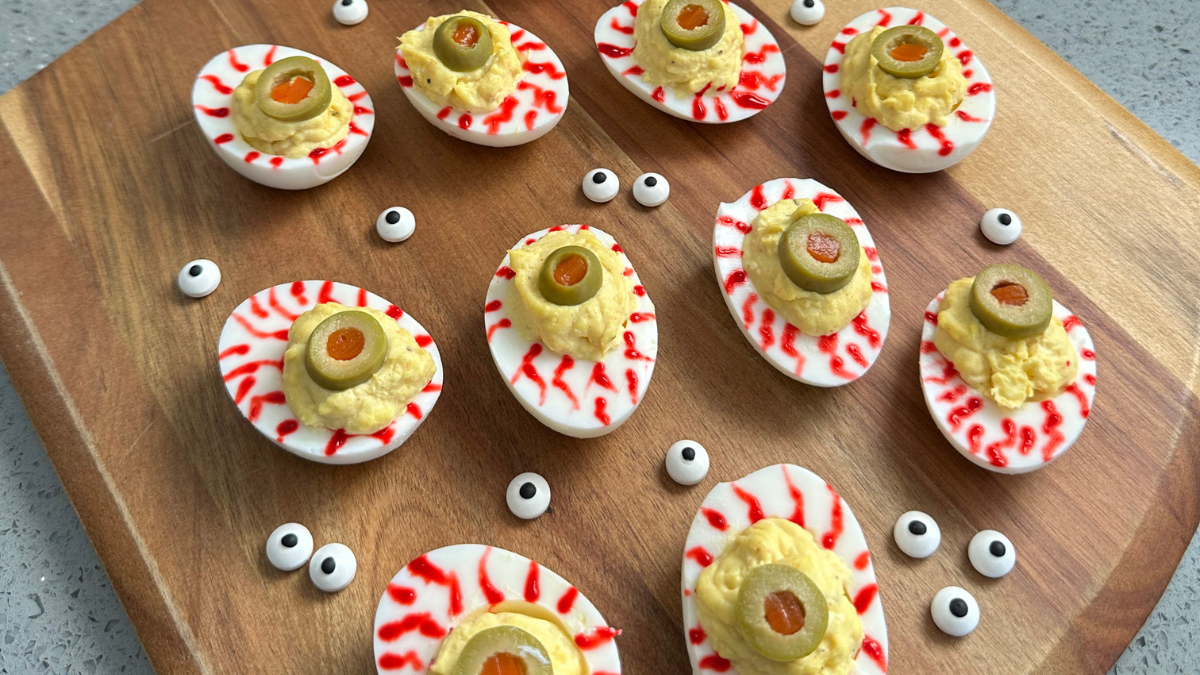 Deviled Eggs Eyeballs