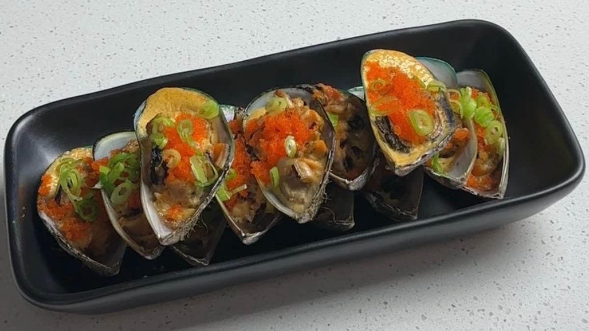 Japanese Dynamite Baked Mussels
